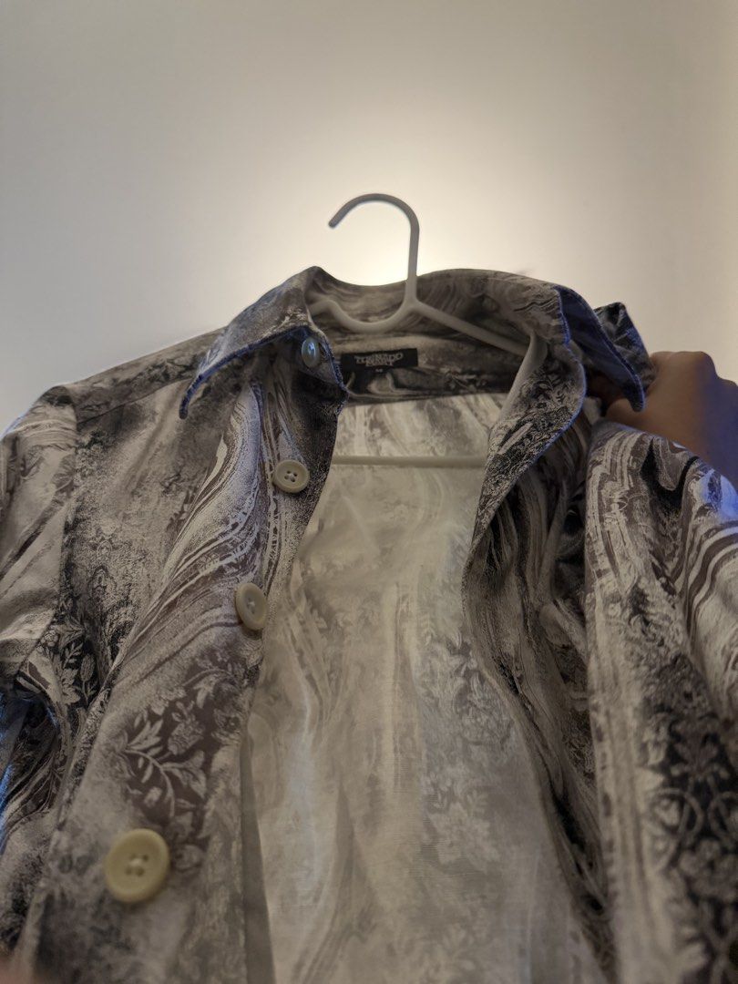 Tornado Mart Snake Pattern Button Down (Category: Tshirts & Polo Shirts ) located in Manila. Submitted by lostfromsanity (Listing ID 1462815760, Image 2). Description: Tornado Mart Snake Pattern Button Down Size M Negotiable No issues.