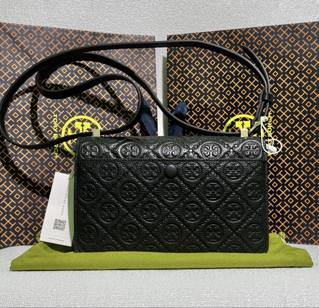 Tory Burch T Monogram Camera Bag (Category: Luxury Bags & Wallets) located in San Fernando. Submitted by thethriftlock (Listing ID 1462773873, Image 2). Description: ‼️On Hand in the Philippines‼️ 📌RFS: Been Kept for 3 months From an Accredited TB Store 𝑮𝒖𝒂𝒓𝒂𝒏𝒕𝒆𝒆𝒅 𝑶𝒓𝒊𝒈𝒊𝒏𝒂𝒍 𝒇𝒓𝒐𝒎 🇺🇸🇺🇸🇺🇸 🚩with dustbag and paper bag 📌When in doubt, Don’t Buy!” No Cancellations! No Return! No Exchange! Disclaimer: We are not associated t