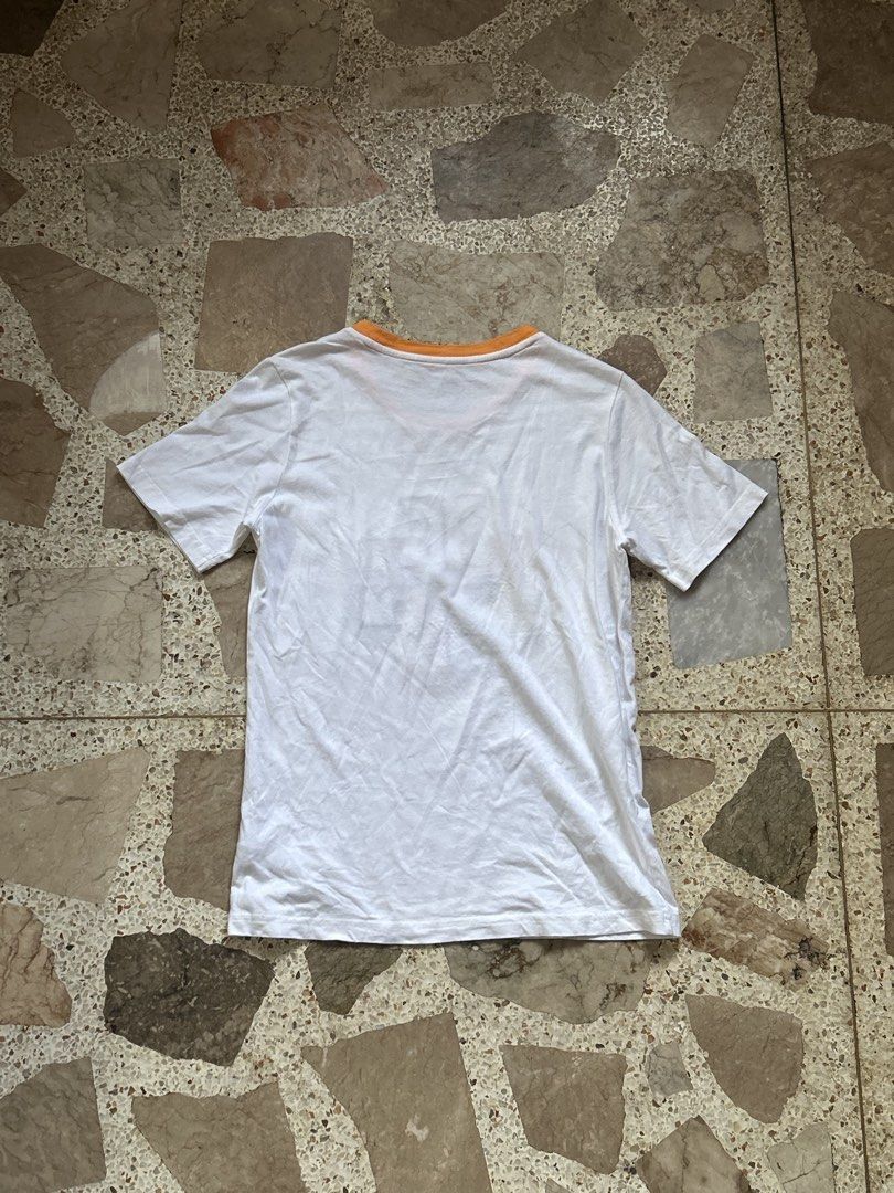 Tory Burch T-shirt Womens (Category: Shirts) located in Davao. Submitted by master.mnd (Listing ID 1462761020, Image 2). Description: Xs to small As new No issue Legit.