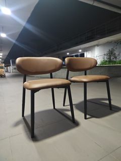 Dining Chairs, Bar Stools & Bar Tables 收藏品 1