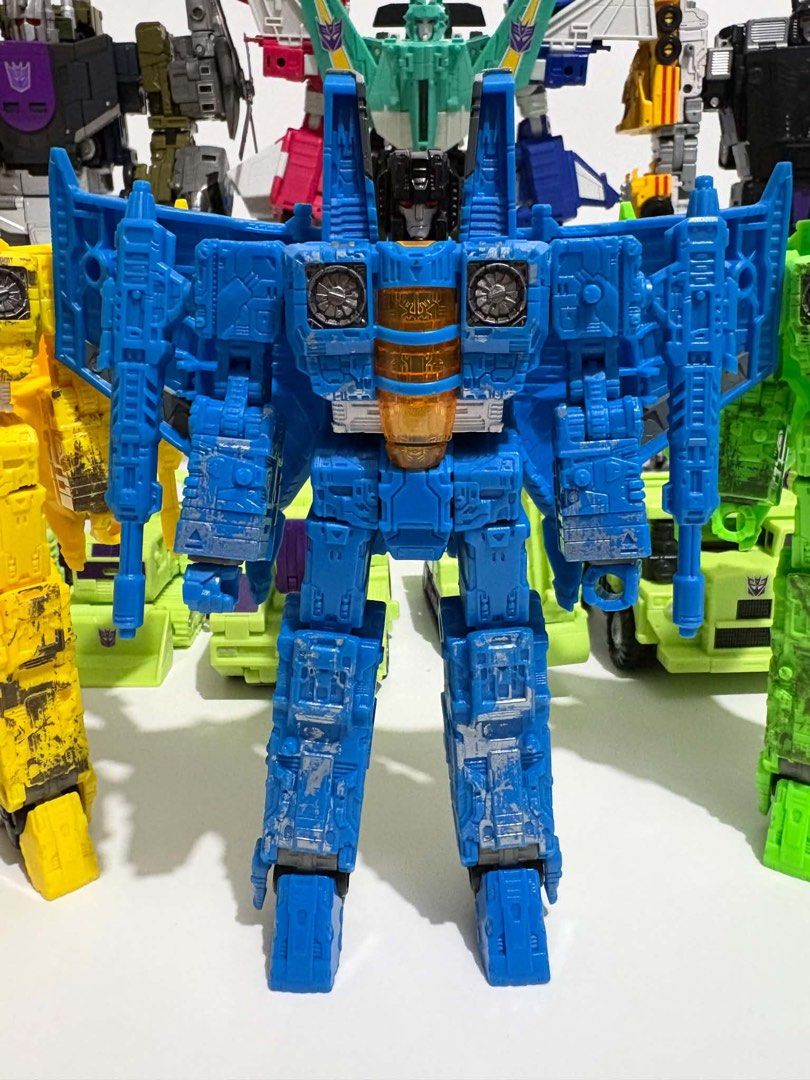 Transformers WFC Trilogy Siege Rainmakers (Category: Action & Battle Toys) located in Valenzuela. Submitted by tijsandteigen (Listing ID 1462715353, Image 3). Description: No box and manual..