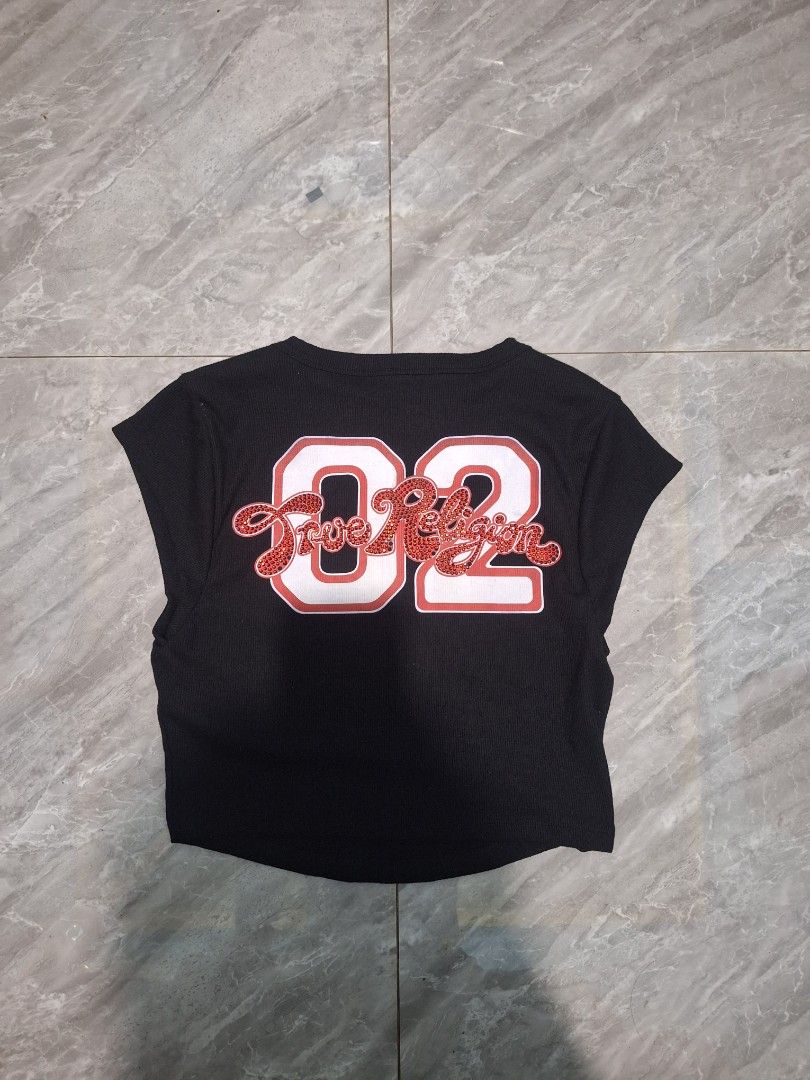 True religion CrOp TOp - Size M (Category: Others Tops) located in Palayan City. Submitted by erae_lf (Listing ID 1462867654, Image 1). Description: issue: missing bids very gOOd cOnditiOn Size M Dm Loc. Palayan City Nueva Ecija.
