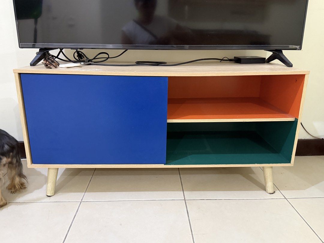 TV Console (Category: TV Consoles) located in Quezon City. Submitted by maj___ (Listing ID 1462688669, Image 3). Description: .