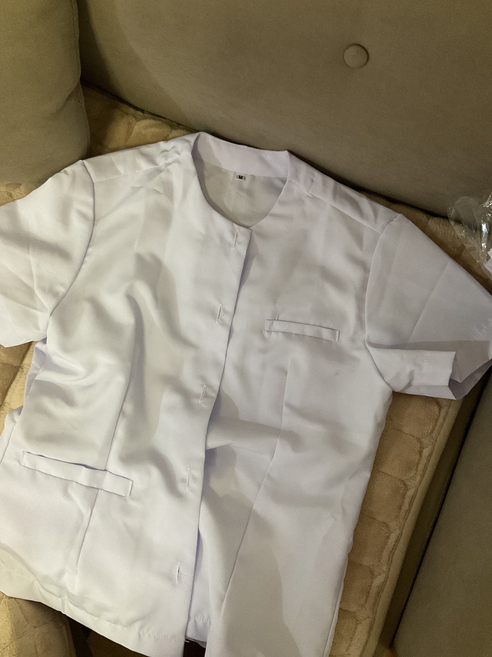 UERM Med Women’s Uniform (Category: Blouses) located in Manila. Submitted by lalicarts (Listing ID 1462702608, Image 2). Description: selling 1 set of top nd skirt nd 1 blouse! can get all for 1030 php if ever:) 1 set of blouse & skirt: 650 php (same price as i got it) 1 blouse: 400 php (this was supposed to come w pants, but havent gotten it yet) - tailored by the one na nasa campus - js got it but dont rlly like its fitting nd it’s gna be lowk 
