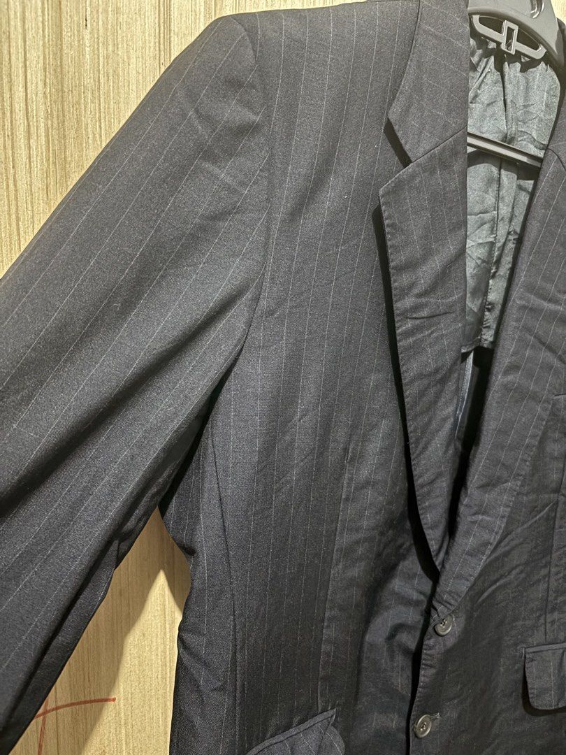 UKAY: Men’s Dark Pinstripe Tailored Blazer Large (Category: Coats, Jackets and Outerwear) located in Quezon City. Submitted by delighted_area (Listing ID 1462774701, Image 3). Description: Ukay sourced, please manage your expectation. In great condition. Size: Best fits Large Chest width: 22 Inches Length: 28.5 Inches Shoulder to shoulder: 19 Inches Needs cleaning and ironing.