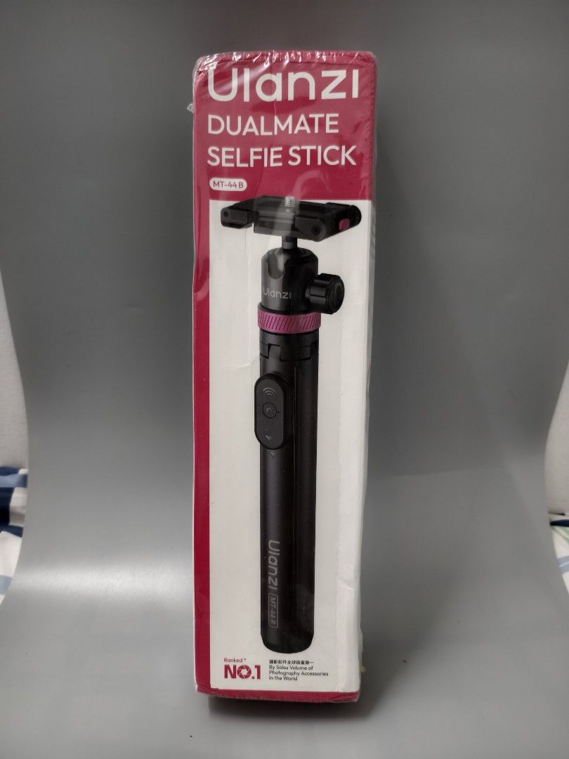 Ulanzi TT23 Auto-Tracking Selfie Stick Tripod (Category: Tripods & Monopods) located in Angeles City. Submitted by measaliman02351 (Listing ID 1462737869, Image 2). Description: Ulanzi TT23 Auto-Tracking Selfie Stick Tripod with Phone Clamp. Great for vlogging and content creation. Compact and portable design. Easy to set up and use. Get yours today!.