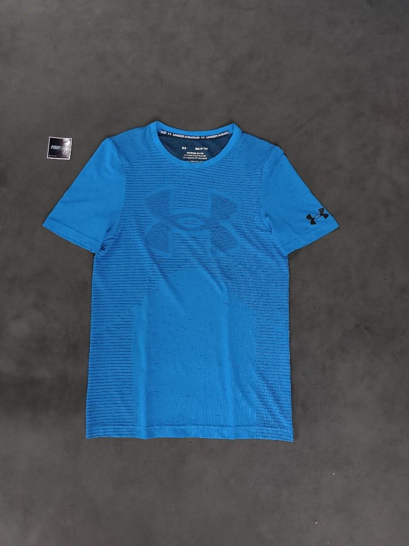 Under armour center logo (Category: Tshirts & Polo Shirts ) located in Magsaysay. Submitted by every.w3ar (Listing ID 1462880481, Image 1). Description: check each photo for more details no issue ❌.