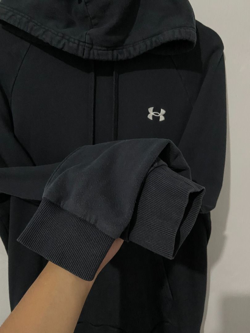 Under Armour Pullover Hoodie (Category: Coats, Jackets and Outerwear) located in Cabuyao City. Submitted by thrifts2damoon888 (Listing ID 1462720884, Image 3). Description: Under Armour Pullover Hoodie Size(inches): Large, 23width 27length AUTHENTIC | GOOD CONDITION | NO ISSUE Price: 400 plus shipping fee LOC: Laguna MOP: GCASH|Bank transfer NO COD | Return policy. Disclaimer: Please managed your expectation. Items are all precious thrifts and wh