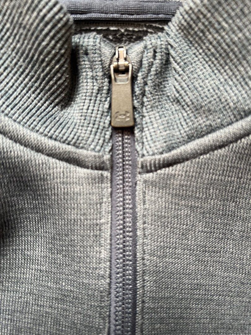Under Armour Quarter-zip Jacket (Category: Activewear) located in Borongan. Submitted by thriftsbyblas (Listing ID 1462688763, Image 3). Description: .