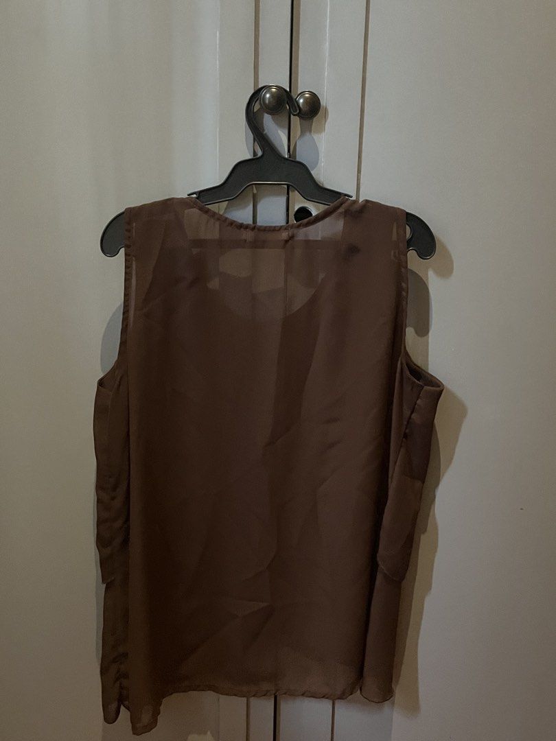 UNICA Brown Top (Category: Sleeveless) located in Las Pinas. Submitted by limcmc (Listing ID 1462849153, Image 3). Description: ‼️WELL LOVED. 🚫 Tag/s 🚫 When Worn Pics Og Price: Each 1,000~ RFS: Decluttering MOP: Gcash & BDO (NO REFUNDS) Shipping: Shouldered by the buyer (gogoexpress, j&t, lalamove) ✨ DM me for more inquiries!.