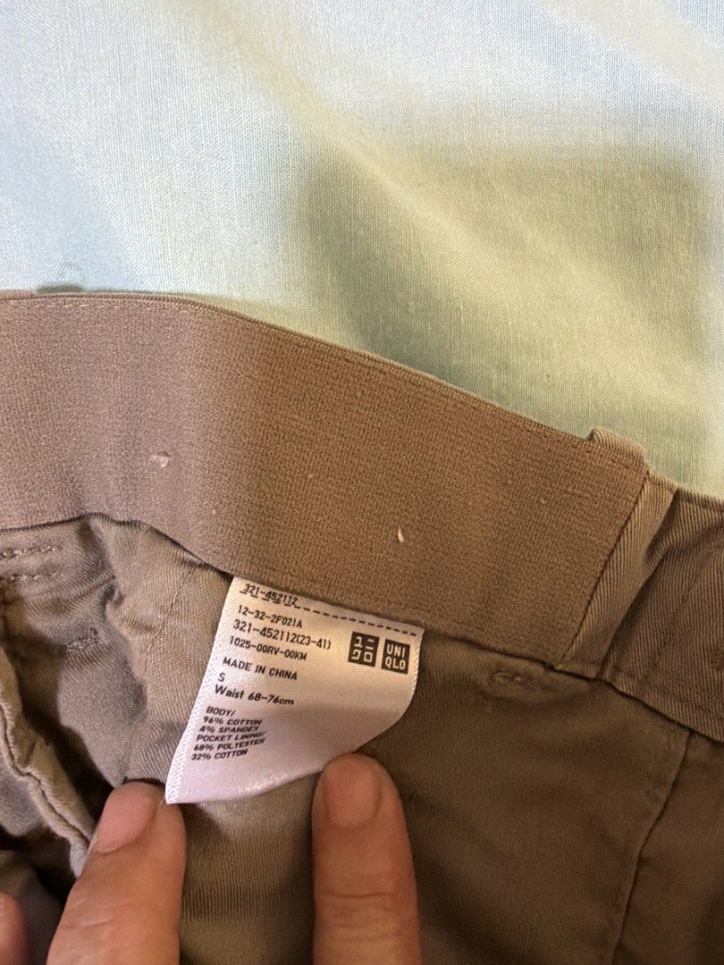 Uniqlo Chino Pants Size S (Category: Chinos) located in Quezon City. Submitted by cynlchan (Listing ID 1462692516, Image 2). Description: - Uniqlo Chino Pants - Size: S - Waist: Fits 68-74cm - Material: Cotton-Spandex Blend - Features: Comfortable elastic waistband with drawstring - Fit: Straight leg - Ideal for: Casual wear.