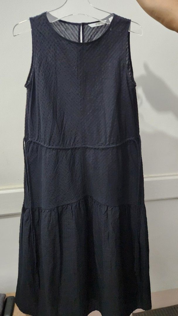 Uniqlo dress (Category: Dresses) located in Manila. Submitted by happybear_77e59e777 (Listing ID 1462877521, Image 3). Description: Brand new! Best buy 👍. Original price just bought was at around P2,000..