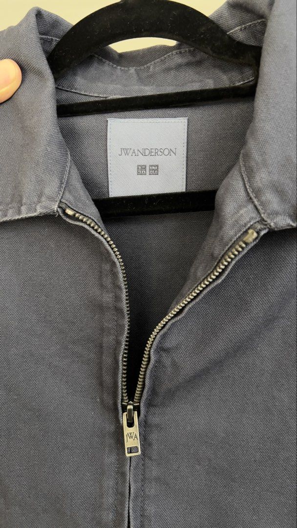 Uniqlo JWA workwear blazer (Category: Coats, Jackets and Outerwear) located in Manila. Submitted by isleofdogs_ (Listing ID 1462815966, Image 1). Description: Uniqlo JWA workwear blazer Blue tone Size Medium.