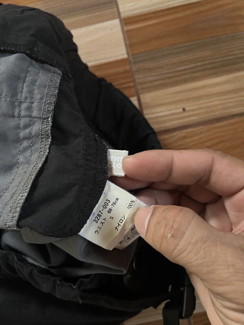 Uniqlo Nylon Shorts (Category: Shorts) located in Nabua. Submitted by lastthrift2.0 (Listing ID 1462843389, Image 3). Description: Dimes•30x19 - Brand: Uniqlo - Color: Black - Material: Nylon - Features: Elastic waistband with buckle closure, two side pockets - Ideal for: Casual wear, sports - Benefits: Comfortable, lightweight.