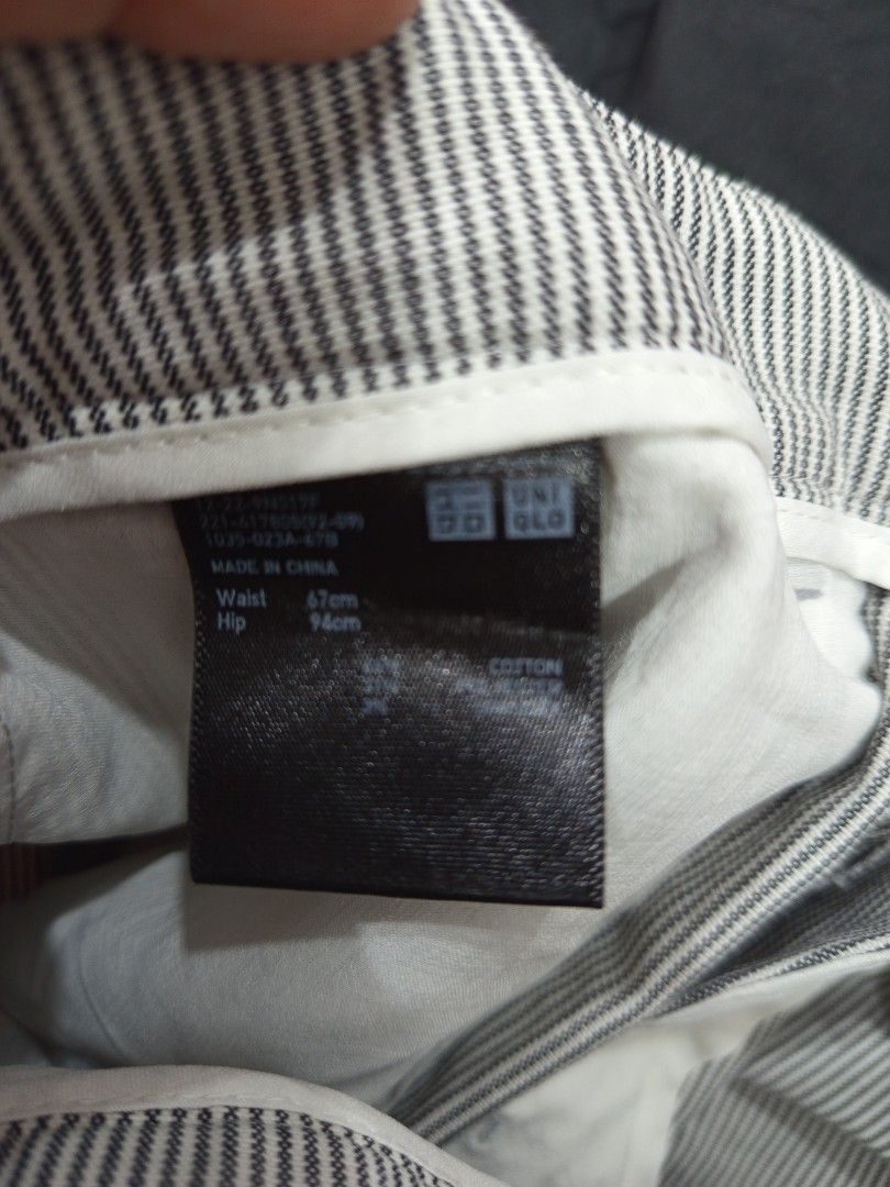 Uniqlo pants (Category: Jeans) located in Cavite. Submitted by alliahscloset2.2 (Listing ID 1462756755, Image 3). Description: .