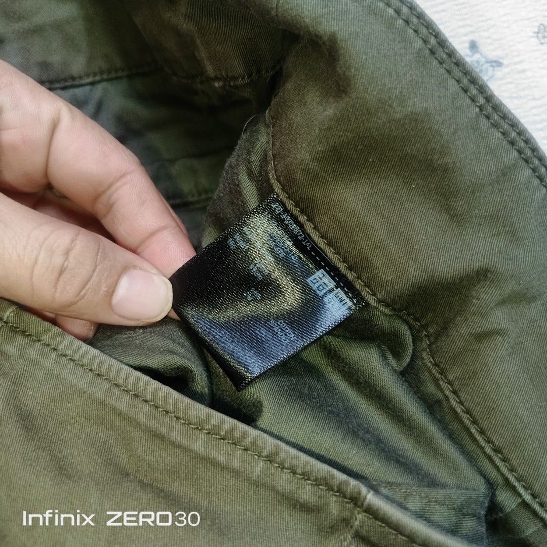 UNIQLO PLEATED WIDELEG 32 (Category: Other Bottoms) located in Quezon City. Submitted by ahyazheabea (Listing ID 1462836377, Image 3). Description: .