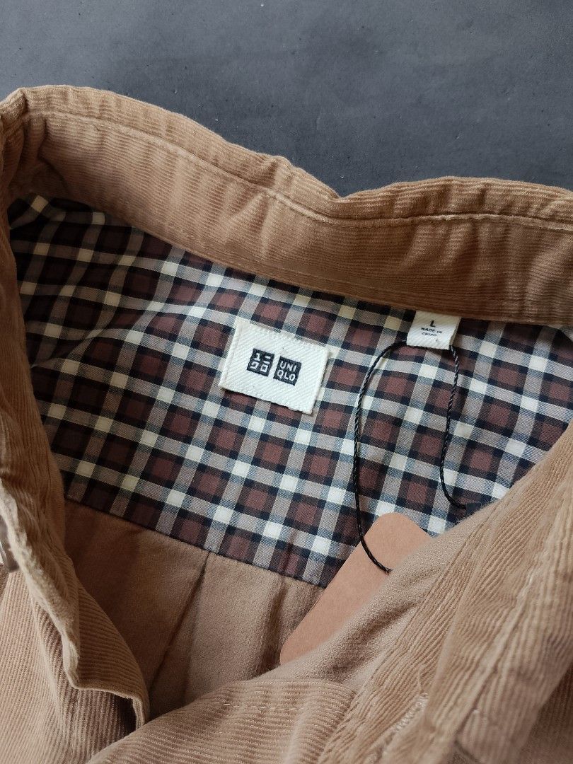 Uniqlo polo button up (Category: Tshirts & Polo Shirts ) located in Magsaysay. Submitted by every.w3ar (Listing ID 1462839150, Image 3). Description: check each photo for more details no issue ❌.