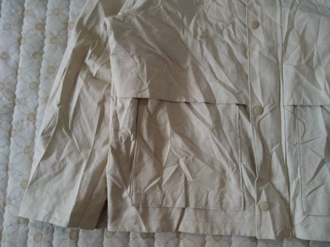 Uniqlo Utility Short Blouson Jacket (Category: Coats, Jackets and Outerwear) located in Zamboanga. Submitted by zealfire-noufha (Listing ID 1462843294, Image 3). Description: Excellent condition Color rate 10/10 Beige color way Tag size large Dimensions Width 24.5 Length 26 Presentable,no flaws Check all photos for details 1650+shipping fee.