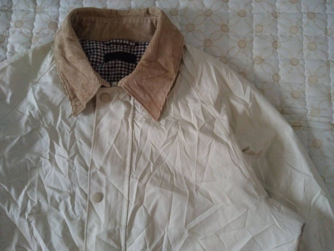 Uniqlo Utility Short Blouson Jacket (Category: Coats, Jackets and Outerwear) located in Zamboanga. Submitted by zealfire-noufha (Listing ID 1462843294, Image 2). Description: Excellent condition Color rate 10/10 Beige color way Tag size large Dimensions Width 24.5 Length 26 Presentable,no flaws Check all photos for details 1650+shipping fee.