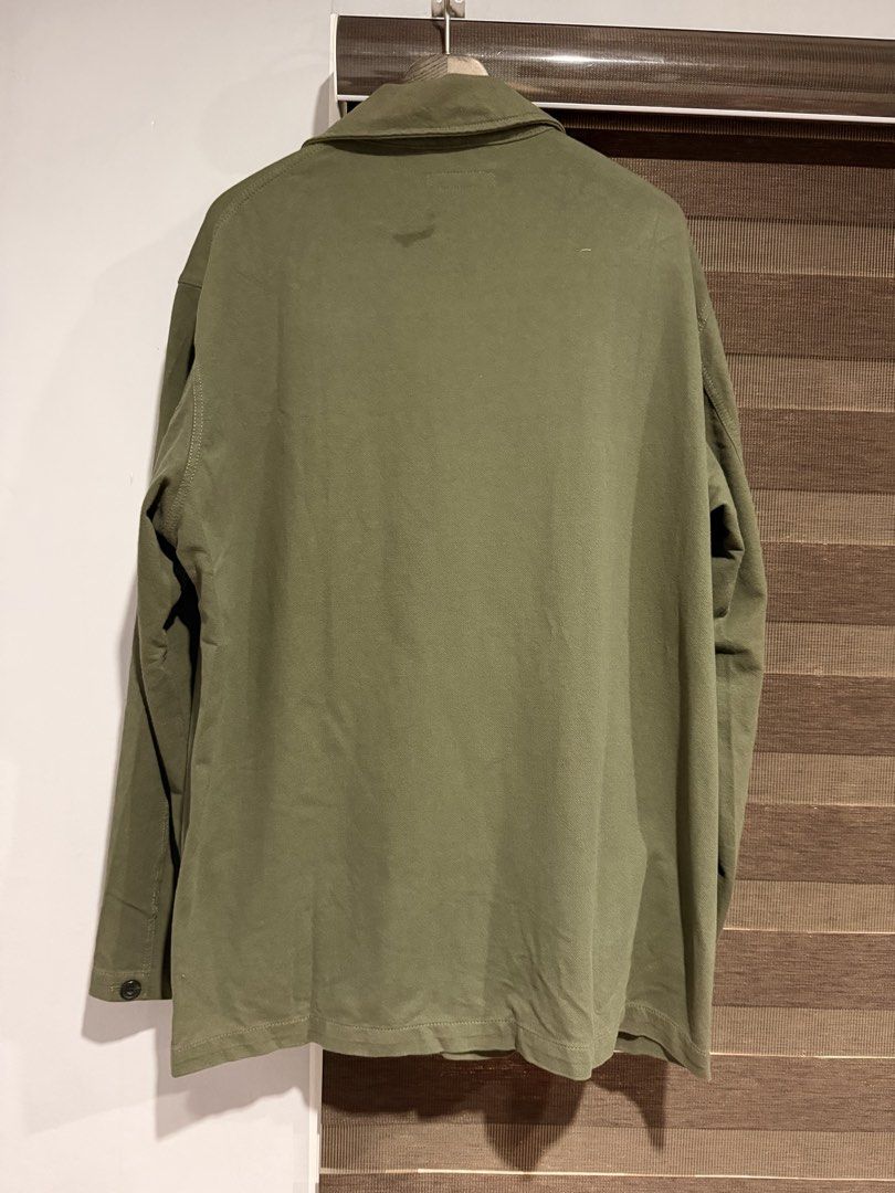Uniqlo Utility Work Jacket Olive Green XL (Category: Coats, Jackets and Outerwear) located in Manila. Submitted by furugi24 (Listing ID 1462779637, Image 2). Description: Uniqlo Work Jacket - Color: OLIVE - Size: XL - Dimension: W23 x L30 - excellent condition - SRP 800 .