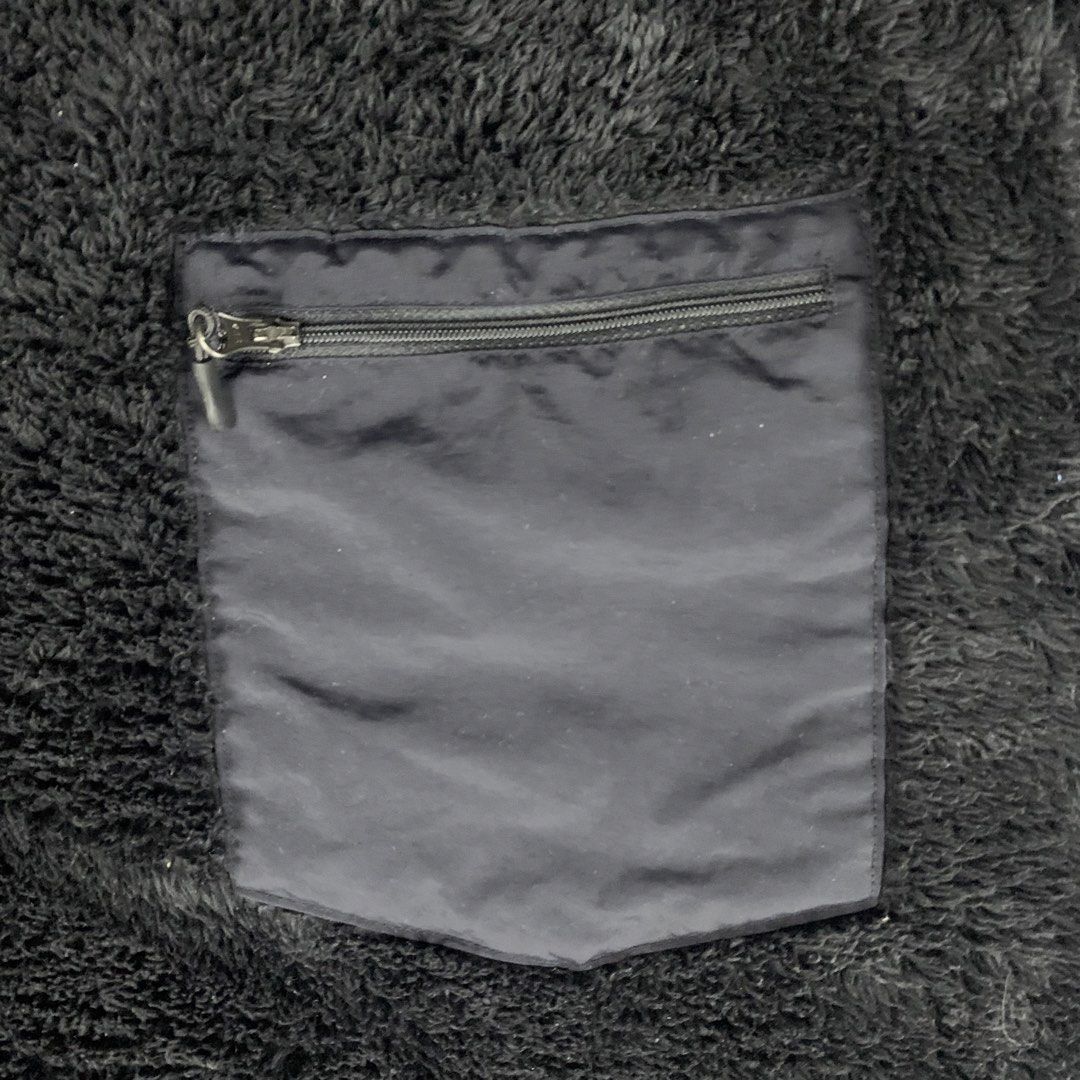 Uniqlo x Engineered Garments Shoulder Snap button Fleece Pullover (Category: Coats, Jackets and Outerwear) located in Baguio. Submitted by vintage_lurker (Listing ID 1462863026, Image 3). Description: Size on tag: XL Width: 26” Length: 29” Issue/s: none Mine: 690 + Shipping fee 📍Payment first policy. no COD or COP 📍All items Washed and Sanitized 🧼 Shoot your offer. I’m all ears‼️ OTHER DETAILS: - Uniqlo x Engineered Garments Fleece Pullover - 