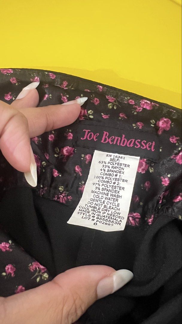 Unique Low waist y2k black (Category: Other Bottoms) located in Cavite. Submitted by chocolat.meilleure (Listing ID 1462722541, Image 1). Description: Low waits y2k jeans from New York brand Can be worn for semi formal and corporate.