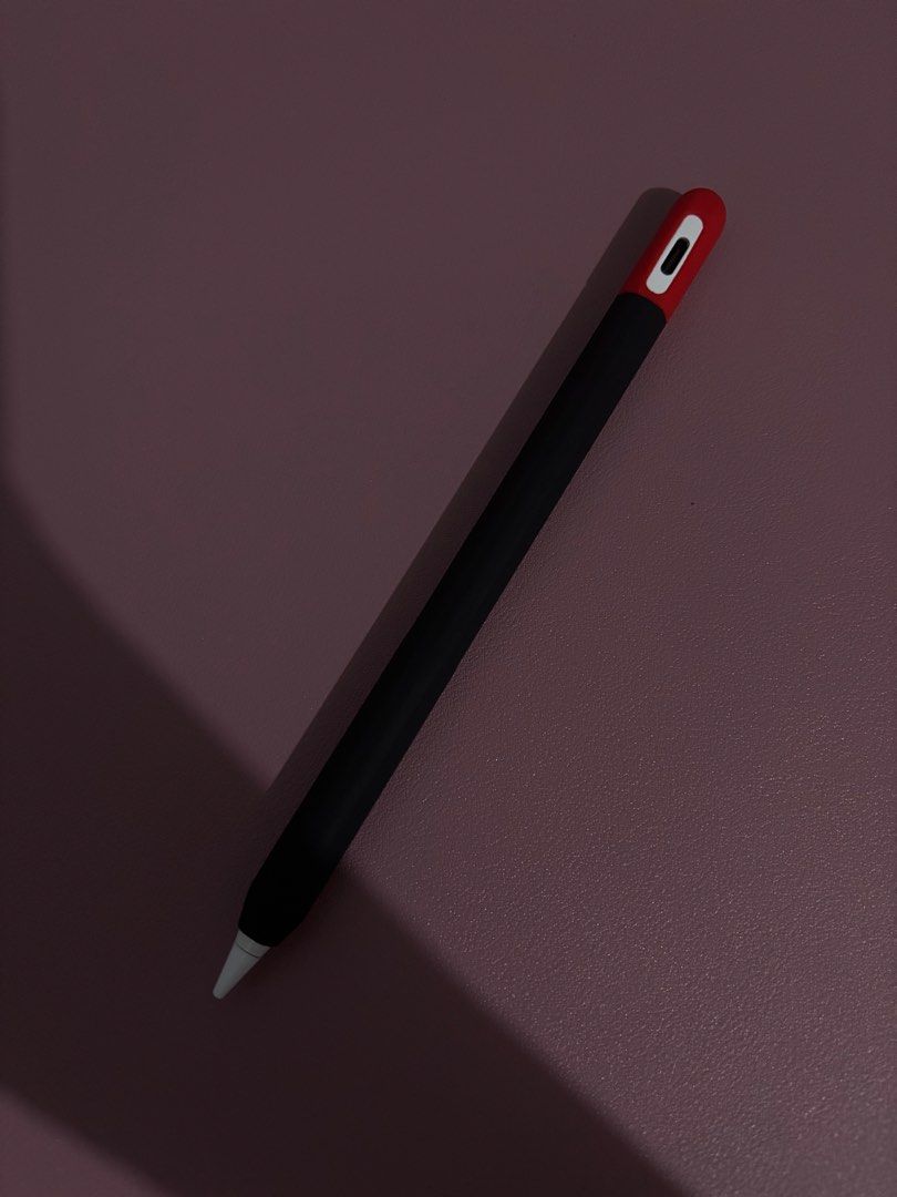 Universal Stylus Pen with Black with Red Cap Case Protector (Category: Other Accessories) located in Calamba. Submitted by zenbear.declutter (Listing ID 1462784239, Image 1). Description: -Has minimal scratches but not affecting the performance of the stylus -with 2 NEW NIBS -with Type C cable -working fine -dm me if interested MOP: Gcash MOD: Jnt/SPX express.