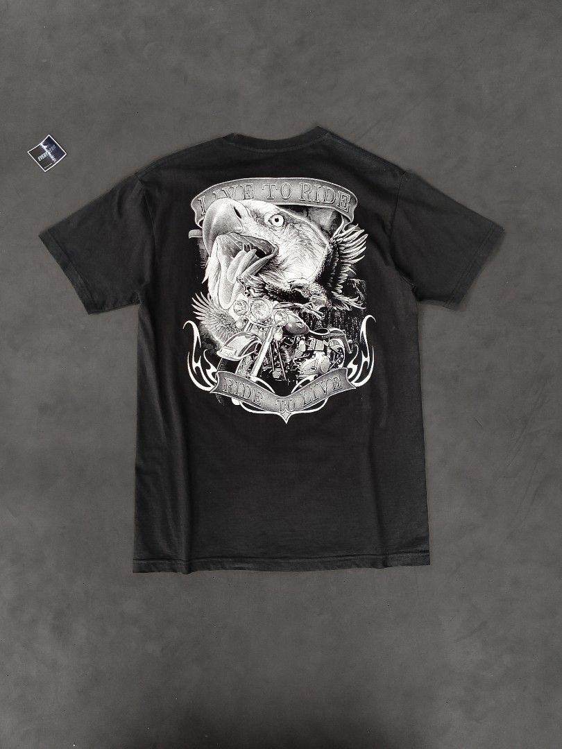 U-p Thailand shirt (Category: Tshirts & Polo Shirts ) located in Magsaysay. Submitted by every.w3ar (Listing ID 1462832473, Image 2). Description: check each photo for more details need wash only ‼️ no issue ❌.