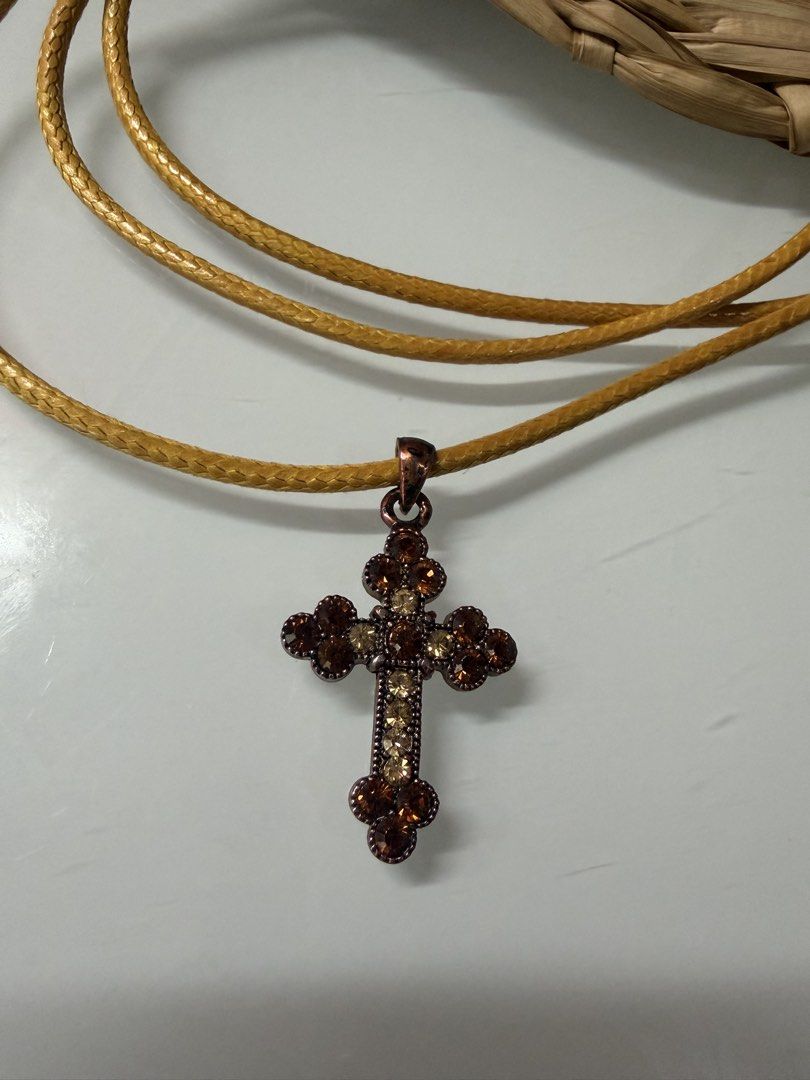 USA cross necklace (Category: Necklaces) located in Manila. Submitted by thebookclubz (Listing ID 1462848558, Image 2). Description: Never used Stored Vintage May have marks from storage .
