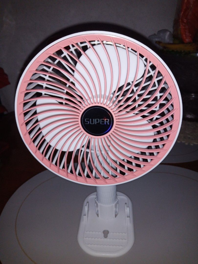 USB Potable fan (Category: Other Gadgets) located in Quezon City. Submitted by potter25 (Listing ID 1462802970, Image 1). Description: FS USB potable fan good condition..
