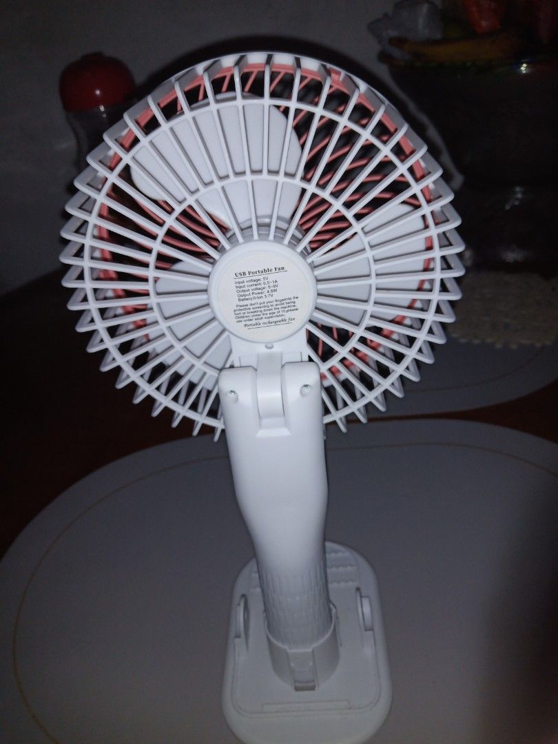 USB Potable fan (Category: Other Gadgets) located in Quezon City. Submitted by potter25 (Listing ID 1462802970, Image 2). Description: FS USB potable fan good condition..