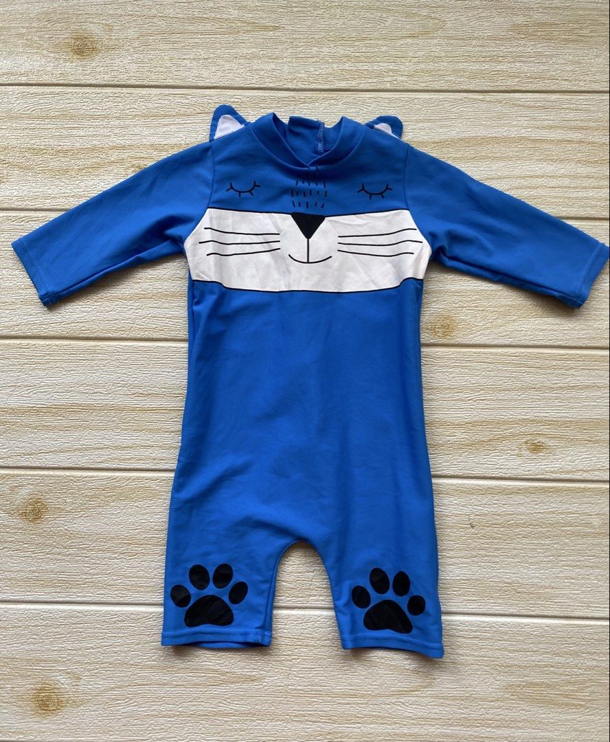 Vaenait Rashguard 6-12m (Category: Babies & Kids Fashion) located in Cebu City. Submitted by yjainani (Listing ID 1462714254, Image 1). Description: original price ₱476 good as new.