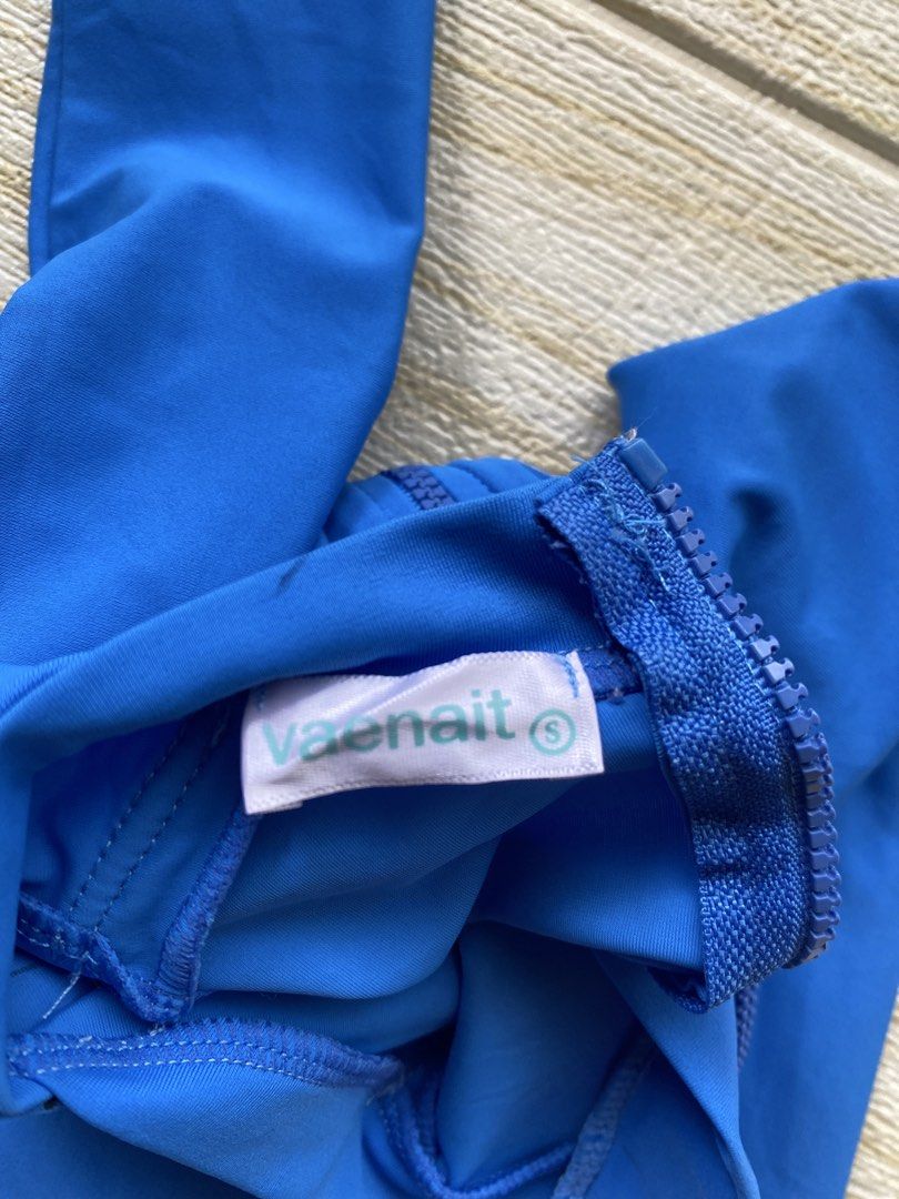 Vaenait Rashguard 6-12m (Category: Babies & Kids Fashion) located in Cebu City. Submitted by yjainani (Listing ID 1462714254, Image 2). Description: original price ₱476 good as new.
