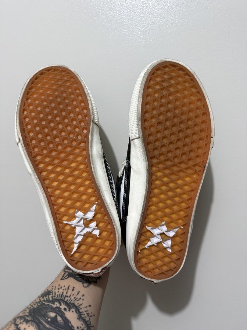 Vans Half Cab x Carpet Company US 9 (Category: Sneakers) located in Manila. Submitted by jaize666 (Listing ID 1462866005, Image 2). Description: FS: Vans Half Cab x Carpet Company Black Marshmallow Size US 9 9/10 (rarely used may dumi lang from last use) 3900 PHP only QC/Manila Area.