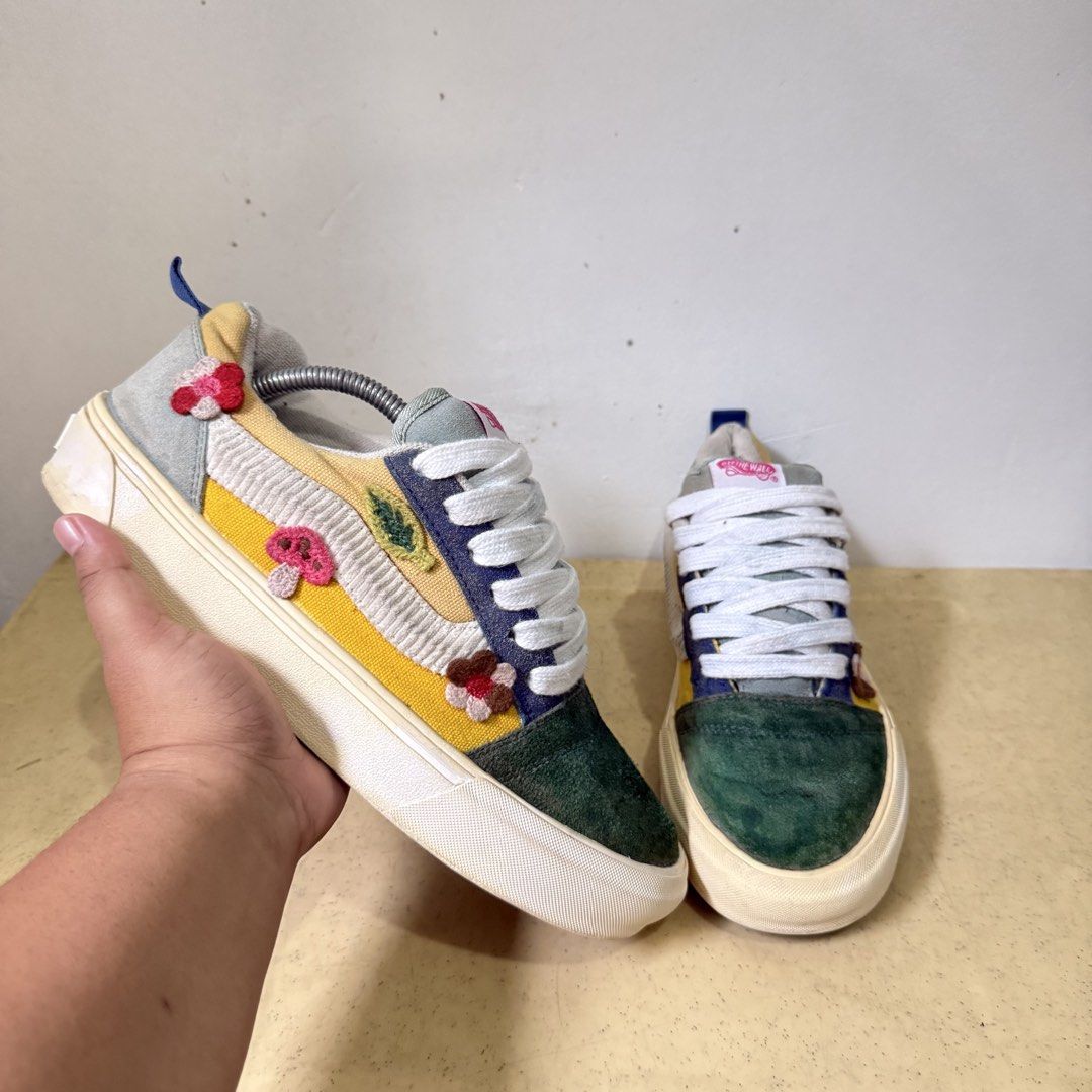 VANS KNU MULTICOLOUR (Category: Sneakers) located in Quezon City. Submitted by sharatraycooo (Listing ID 1462811742, Image 1). Description: VANS KNU MULTICOLOUR US MEN 8.5 US WOMEN 10 EURO 43.