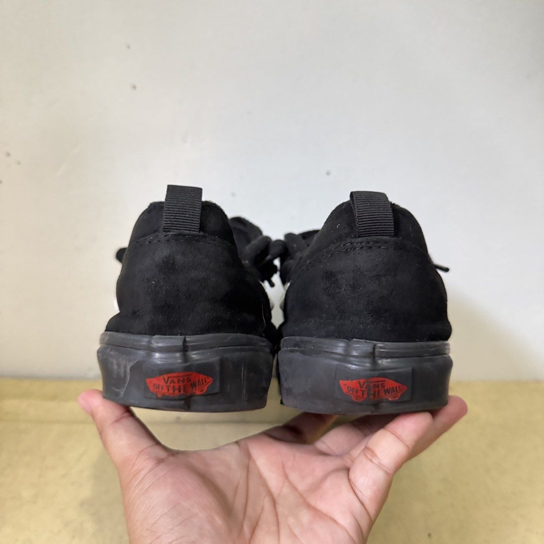 VANS KNU SKOOL BLACK WHITE (Category: Sneakers) located in Quezon City. Submitted by sharatraycooo (Listing ID 1462810232, Image 3). Description: VANS KNU SKOOL BLACK WHITE US MEN 10.5 US WOMEN 12 EURO 44.