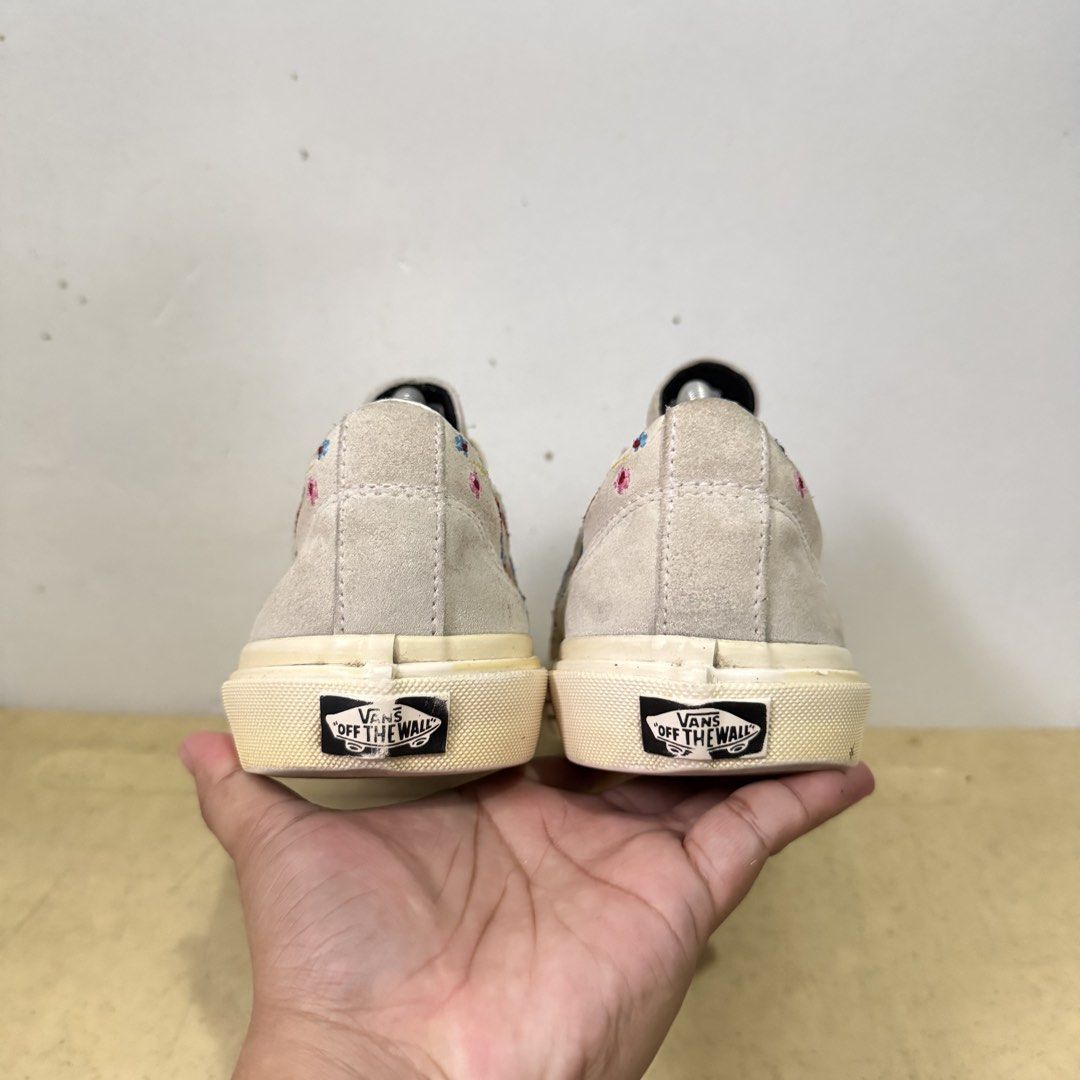 VANS SID DX ANAHEIM FLOWER FLAME (Category: Sneakers) located in Quezon City. Submitted by sharatraycooo (Listing ID 1462818167, Image 3). Description: VANS SID DX ANAHEIM FLOWER FLAME US MEN 9 US WOMEN 10.5 EURO 42.