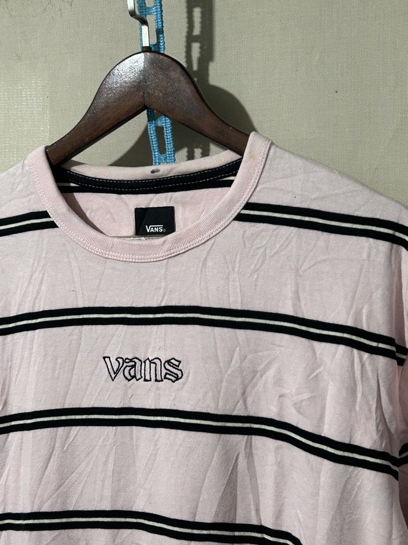 VANS stripe tee (Category: Activewear) located in Santa Rosa. Submitted by unexpected.finds4026 (Listing ID 1462877665, Image 2). Description: XL on tag 23W 31 L best fit to L - Xl complete tags heavy cloth 9.5/10 color rate need wash .