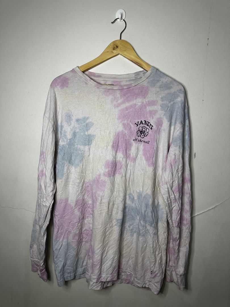 VANS TIE DYE (Category: Coats, Jackets and Outerwear) located in Molave. Submitted by thriftmate13 (Listing ID 1462692257, Image 1). Description: .