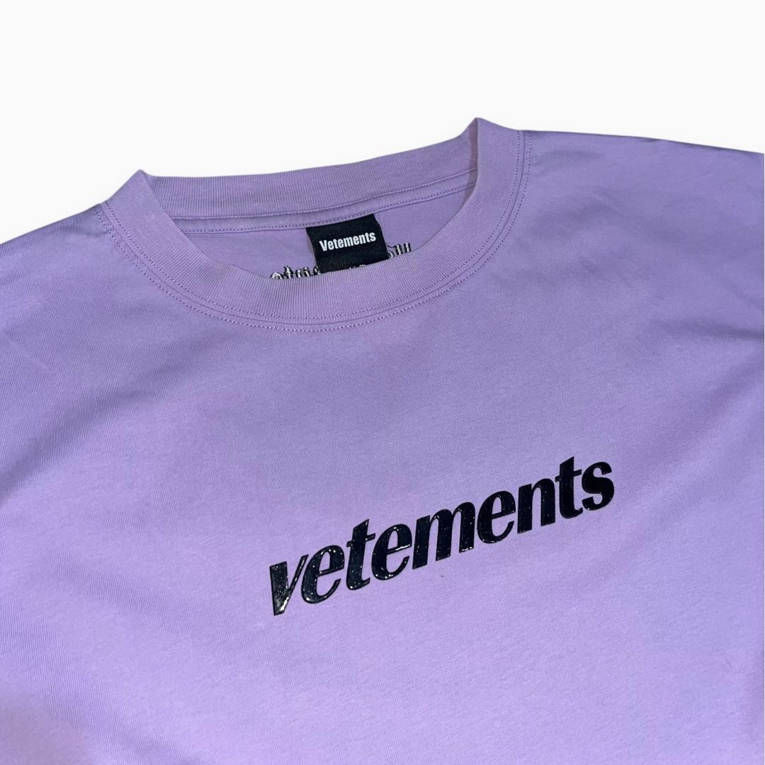 VETEMENTS T SHIRT (Category: Tshirts & Polo Shirts ) located in Quezon. Submitted by ejay.thrift.clothes (Listing ID 1462879517, Image 2). Description: VETEMENTS XL 22.5 X 29.5 NO ISSUE COLOR RATE: 10/10 EXCELLENT CONDITION # 437.