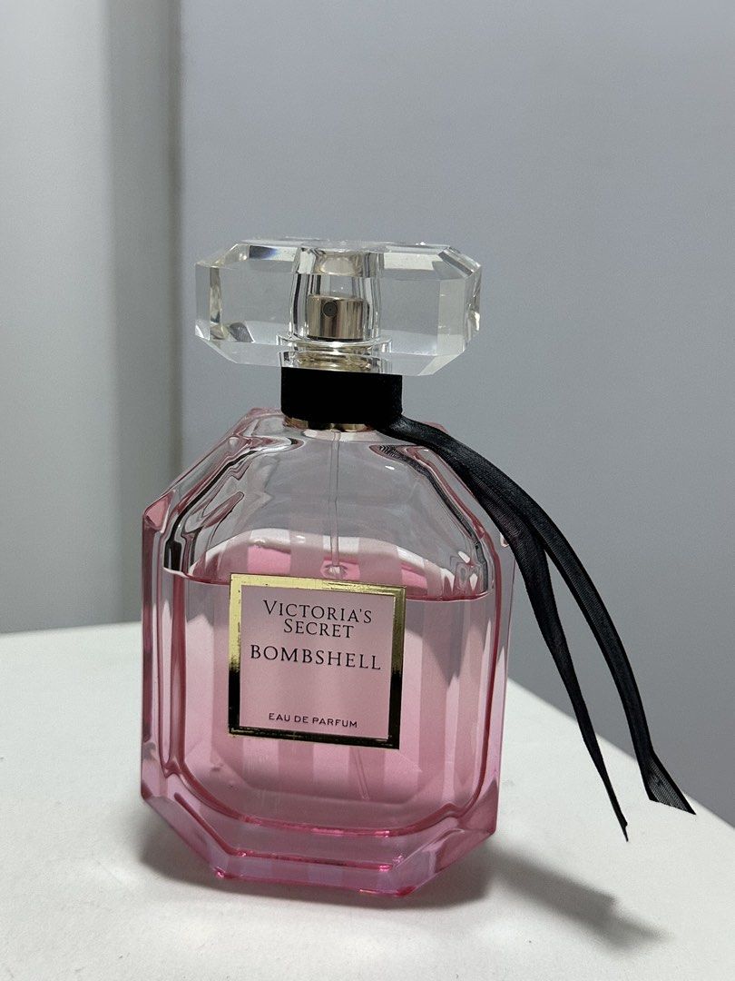 Victoria's Secret Bombshell EDP 100ml (Category: Fragrance & Deodorants) located in Cainta. Submitted by sploot1 (Listing ID 1462870436, Image 1). Description: Authentic Victoria’s Secret Bombshell EDP 100ml Approximately 70–75% remaining No box Bottle is in good condition; please see photos for actual fill level. RFS declutter & need funds Can do shipping via lalamove Gcash payment only via shipping Cainta Rizal loc.