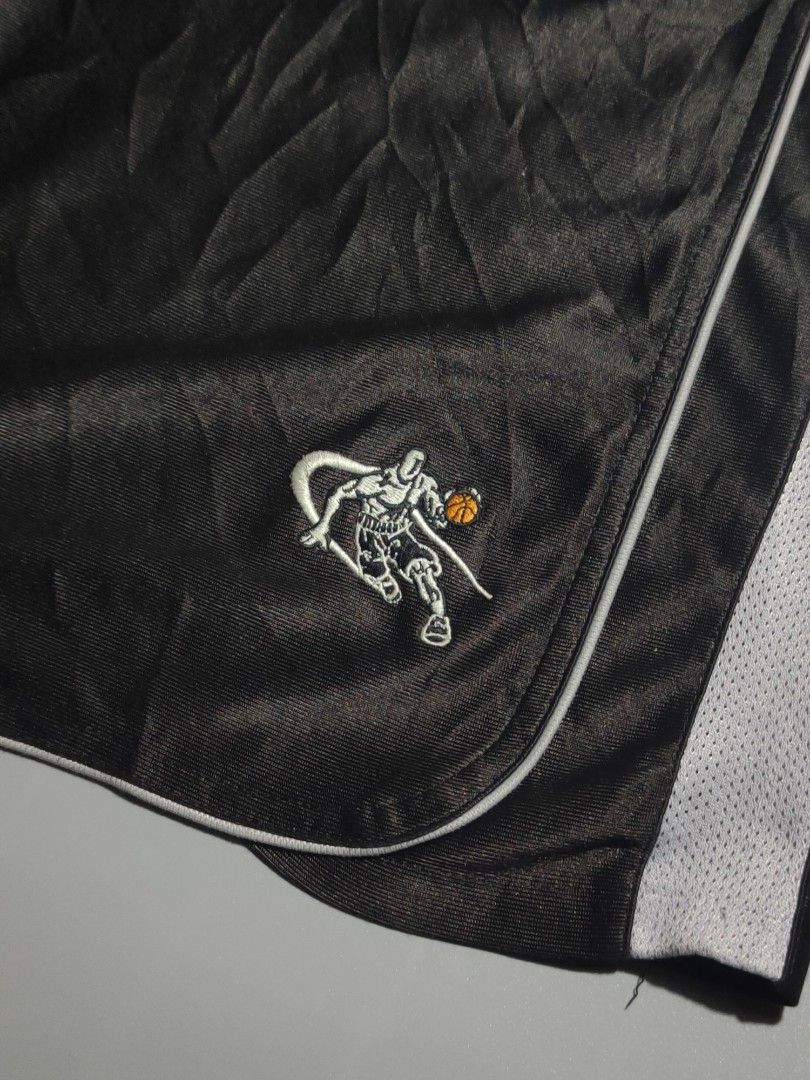 Vintage AND1 early 2000s (Category: Shorts) located in Angeles City. Submitted by ian.thrift_ph (Listing ID 1462806639, Image 3). Description: 28 up to 46 Length 24 Loose Stitch isuue.