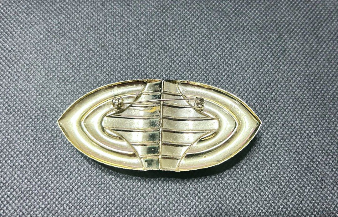 Vintage Beautiful Brooch Pin (Category: Brooches) located in Makati City. Submitted by cestparfaitvintagejewelries (Listing ID 1462848452, Image 2). Description: .