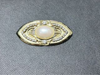 (Category: ) located in . Submitted by cestparfaitvintagejewelries (Listing ID 1462848452, Image 1). Description: .