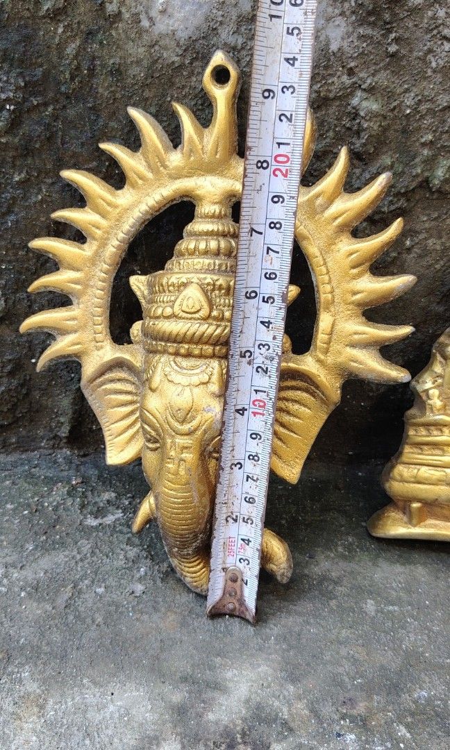 Vintage diecast allum wall decor (Category: Vintage Collectibles) located in Caloocan City. Submitted by zenmountain-d8b1c0 (Listing ID 1462686526, Image 3). Description: Cod po tayo.