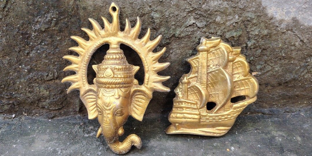 Vintage diecast allum wall decor (Category: Vintage Collectibles) located in Caloocan City. Submitted by zenmountain-d8b1c0 (Listing ID 1462686526, Image 1). Description: Cod po tayo.