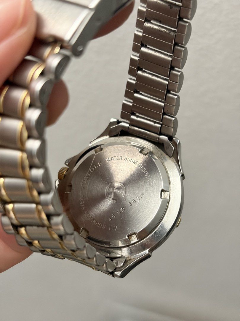 Vintage Diver Watch (Category: Men's Watches) located in Quezon City. Submitted by oldsoultimepiecesph (Listing ID 1462854170, Image 2). Description: vintage Aureole Quartz Diver Watch Untested .