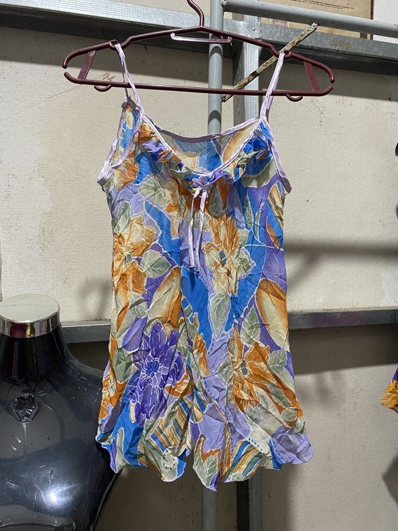 Vintage Fairy Top (Category: Sleeveless) located in Leganes. Submitted by ladyschoice_ (Listing ID 1462837313, Image 1). Description: xs-s sheer have tiny fabric rave inside.