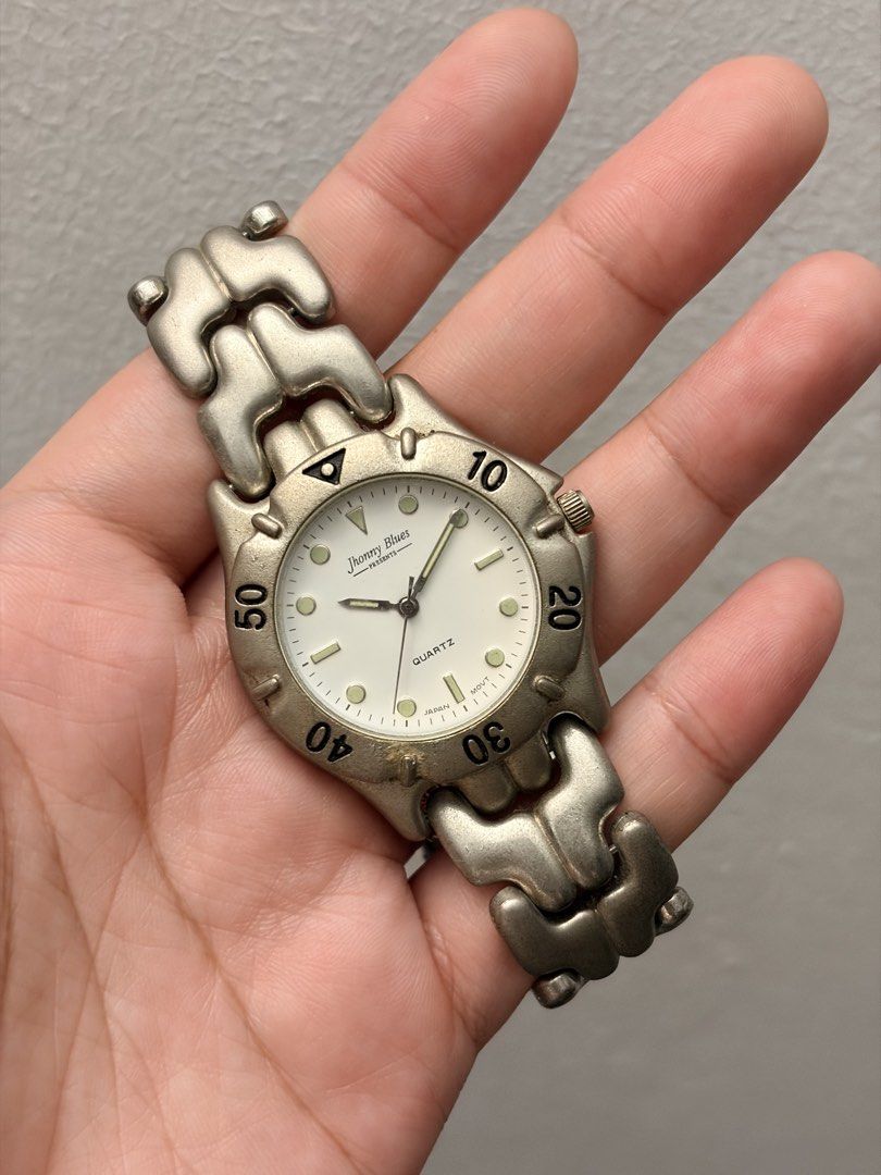 Vintage Jhonny Blues Watch (Category: Men's Watches) located in Quezon City. Submitted by oldsoultimepiecesph (Listing ID 1462851770, Image 1). Description: Vintage Jhonny Blues Diver-inspired sports watch Quartz Untested.