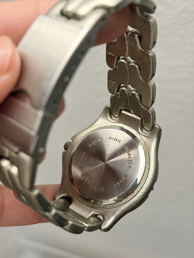 Vintage Jhonny Blues Watch (Category: Men's Watches) located in Quezon City. Submitted by oldsoultimepiecesph (Listing ID 1462851770, Image 2). Description: Vintage Jhonny Blues Diver-inspired sports watch Quartz Untested.
